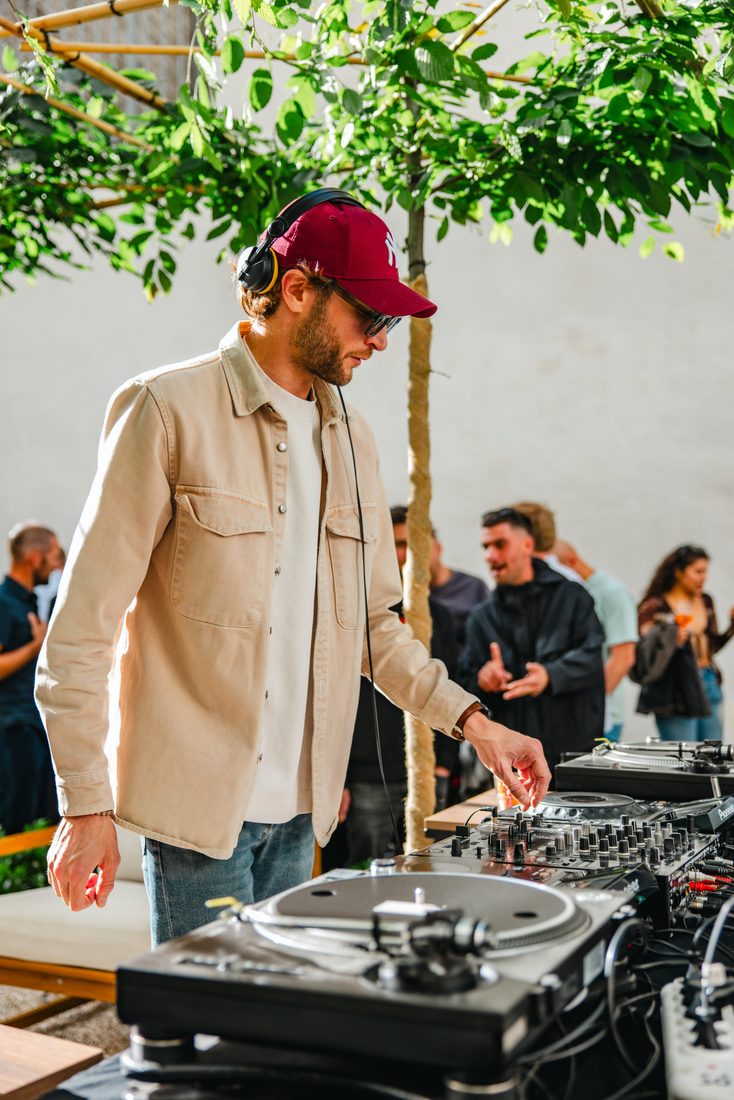 DJ set on the A-STAY terrace